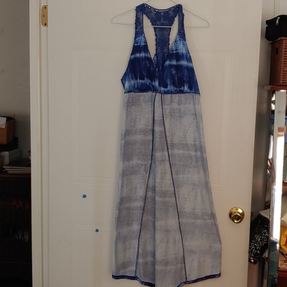 Dress - Picture 3 of 4